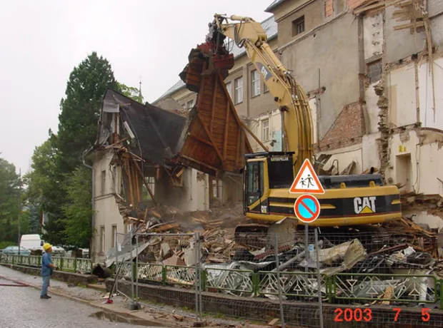 2001 - Abriss altes Gebäude